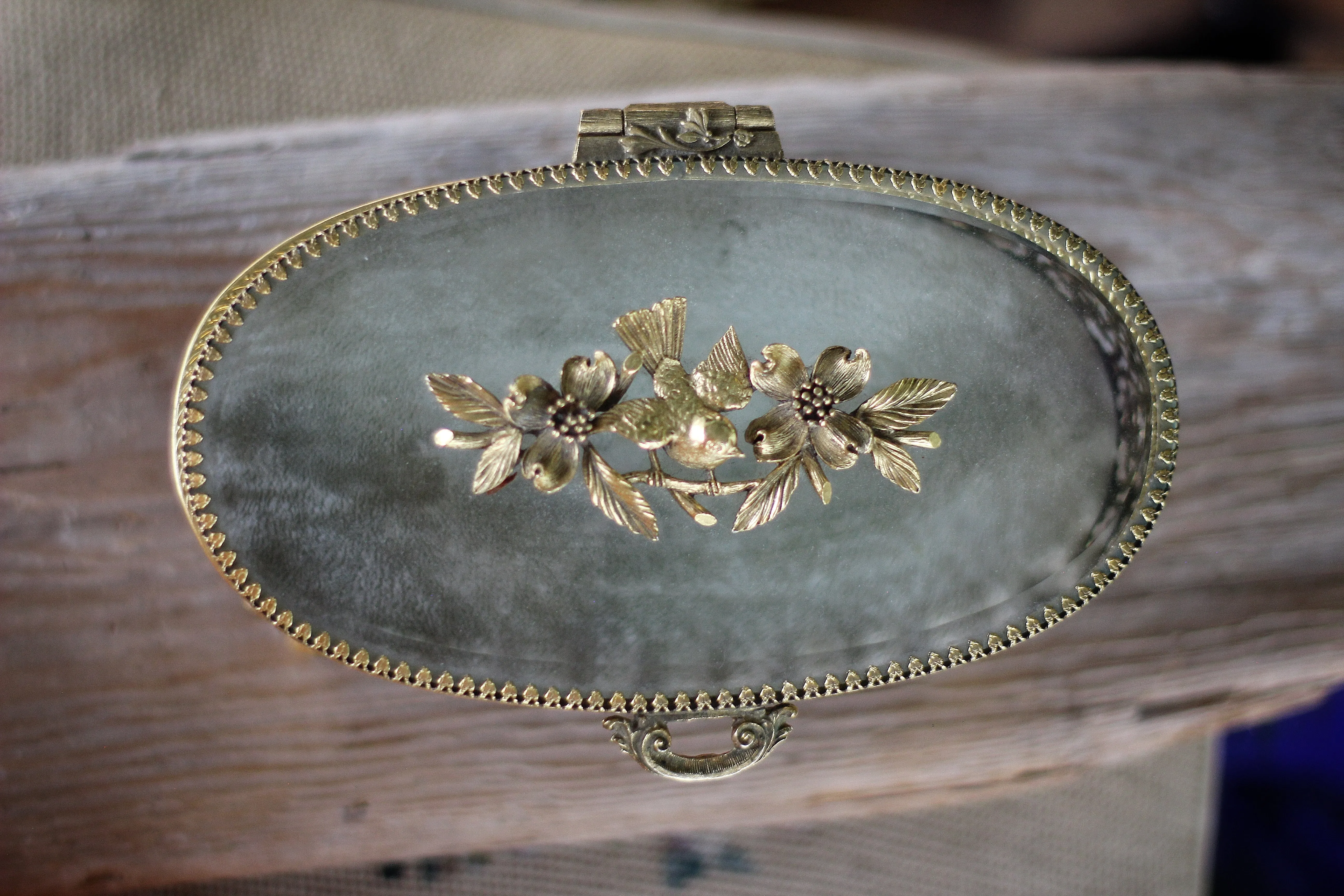 Antique Turquoise Oval Birds & dogwood Jewelry Box