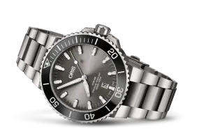 Aquis Titanium Date 01 733 7730 7153-07 8 24 15Peb