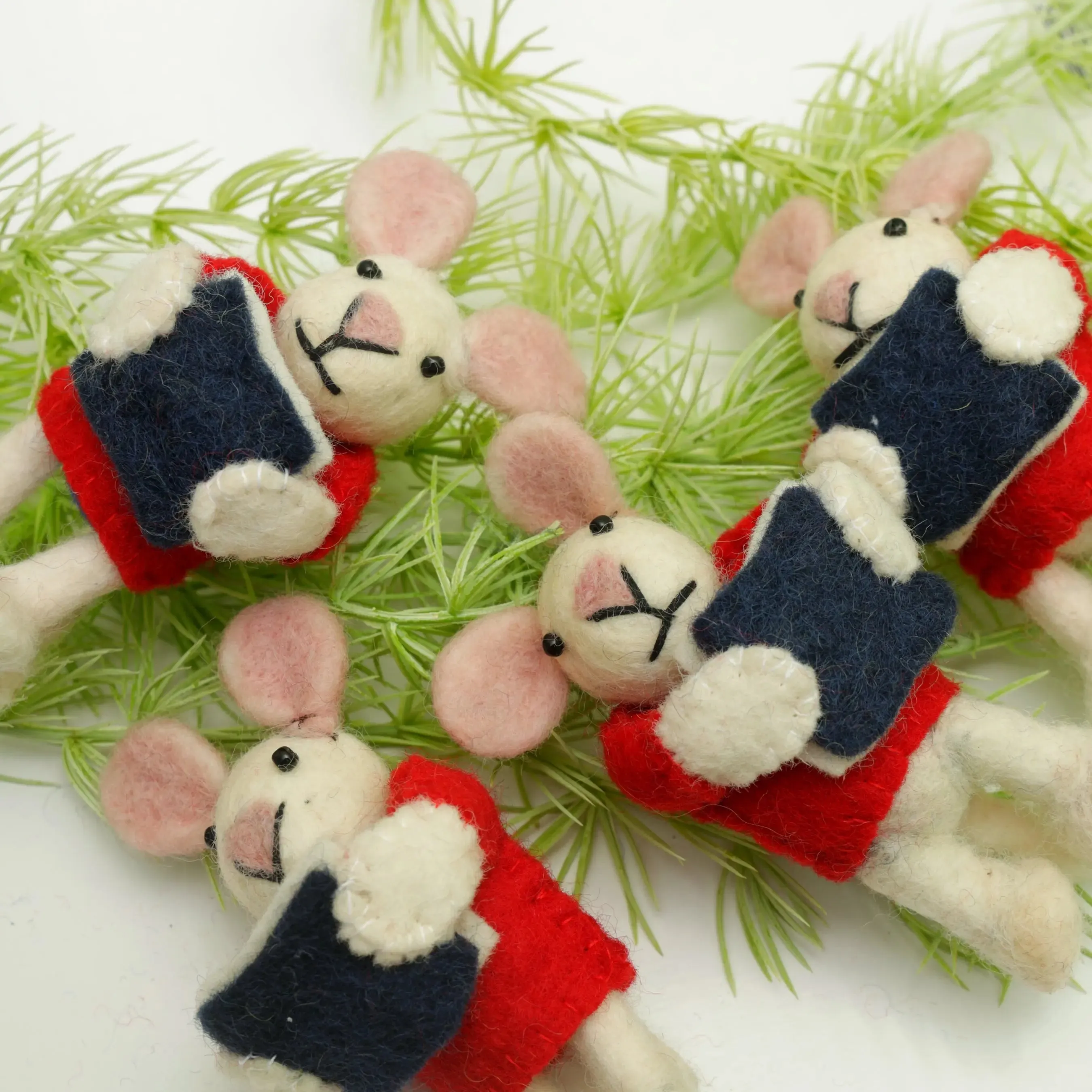 Felt Mouse - Handmade Soft Animal for Kids - Playtime Companion, 5 pcs