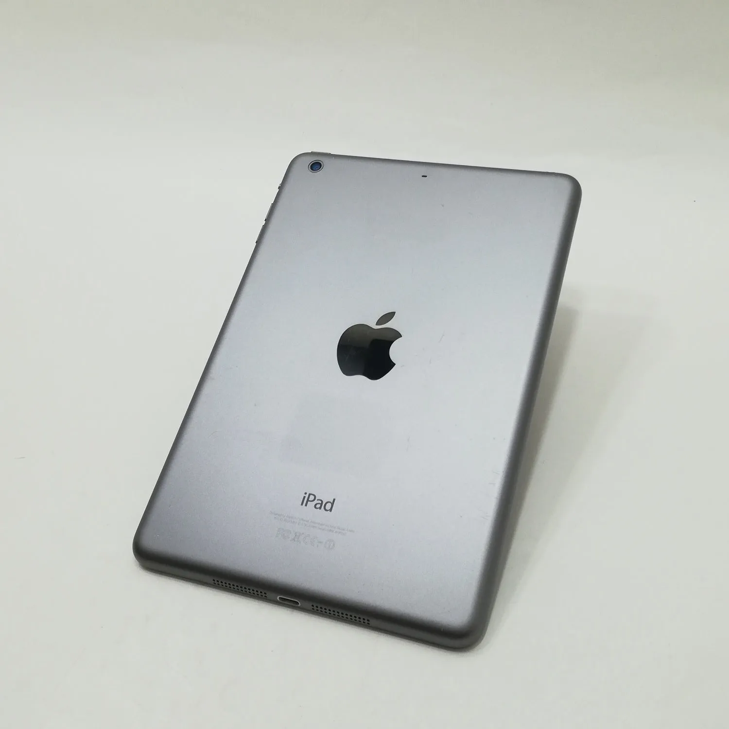 iPad mini 2 / Wi-Fiモデル / 7インチ / 第2世代 / 2013 / 16GB / スペースグレイ / ランク:C / ME276J/A / A1489 【中古品管理番号:34671】