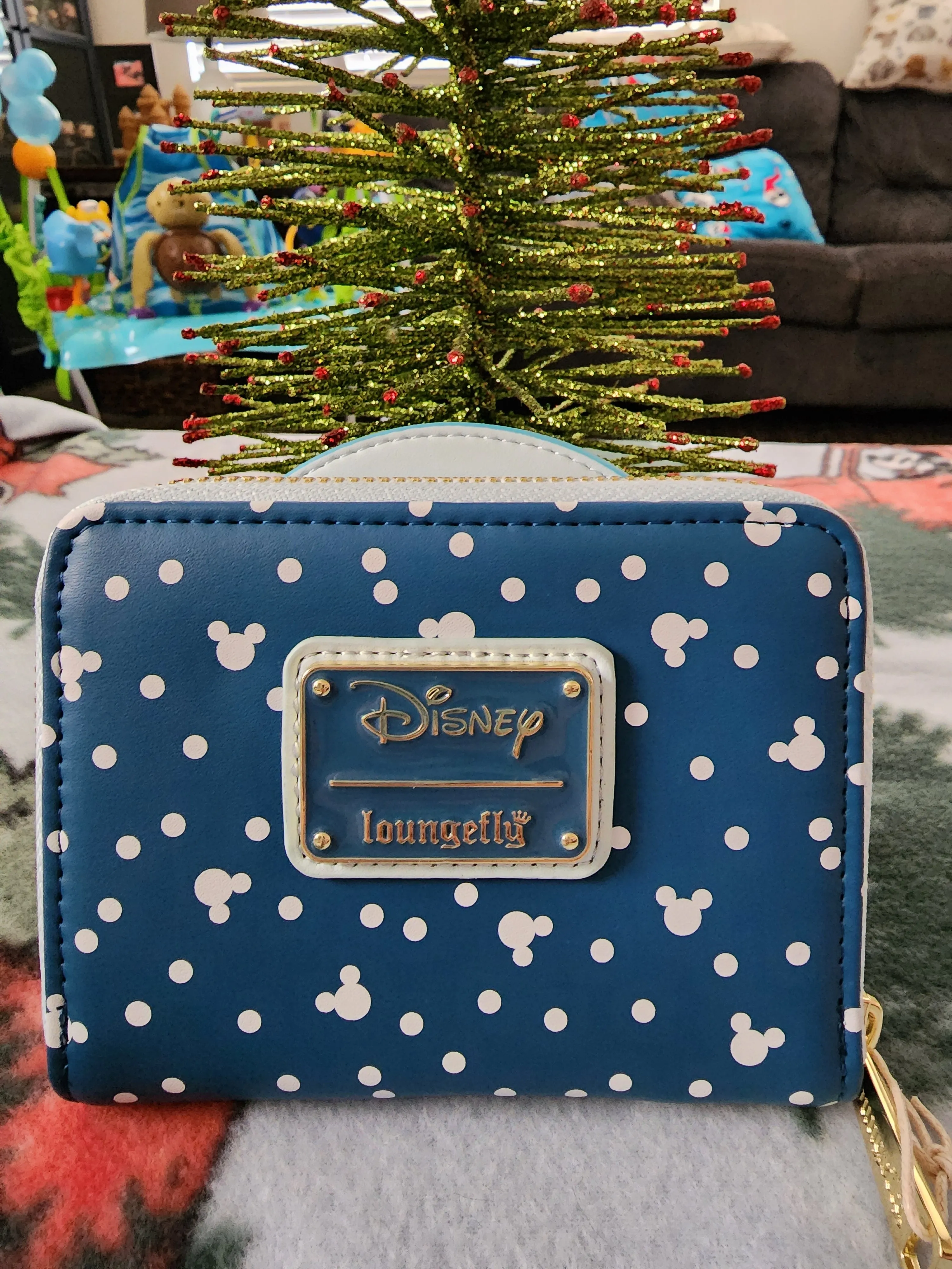 Loungefly Disney  Mickey and Minnie Mouse Snowmen Winter Wonderland Wallet