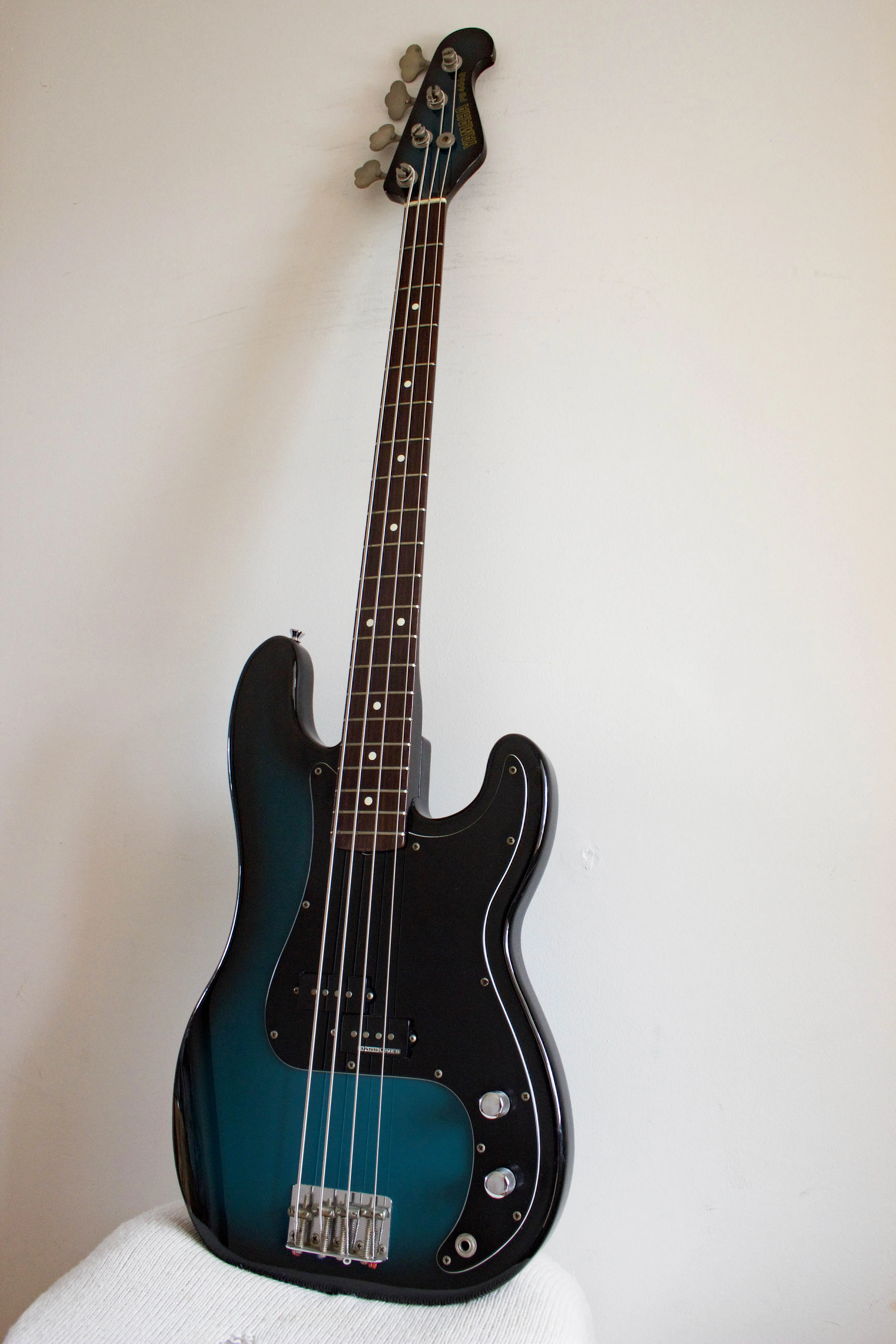 Yamaha PB400R Pulser Bass Blue Burst 1986